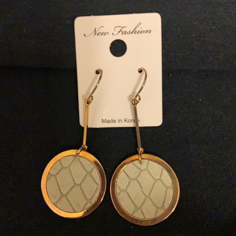 New Fashion earrings made in Korea new